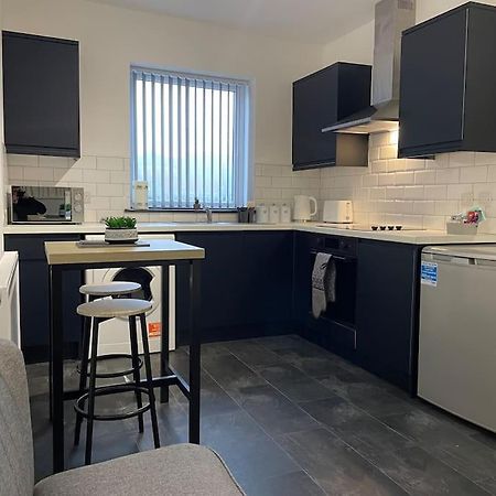 Modern Apartment With En-Suite & Private Kitchen Stoke-on-Trent Екстер'єр фото